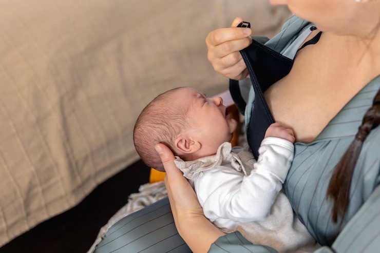 ASI kena mata bayi, bayi kena ASI jadi buta, mitos ASI sebabkan kebutaan, penglihatan bayi baru lahir, manfaat ASI untuk mata bayi, antibodi dalam ASI, kesehatan mata bayi, menyusui yang benar